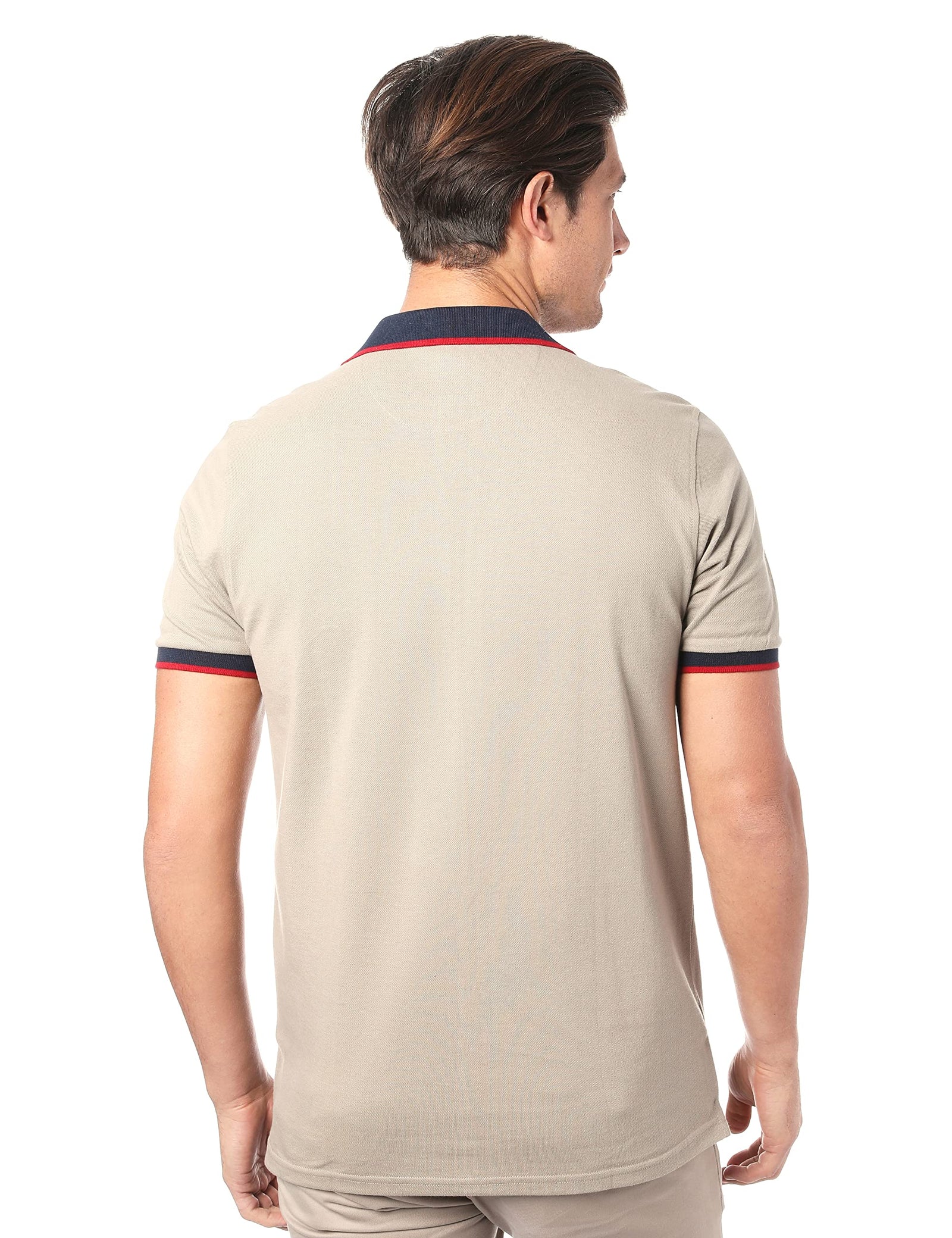 قميص بولو من Bardis للرجال بسحاب أمامي وشعار مطرز يجمع بين الطابع الكلاسيكي والأناقة العصرية