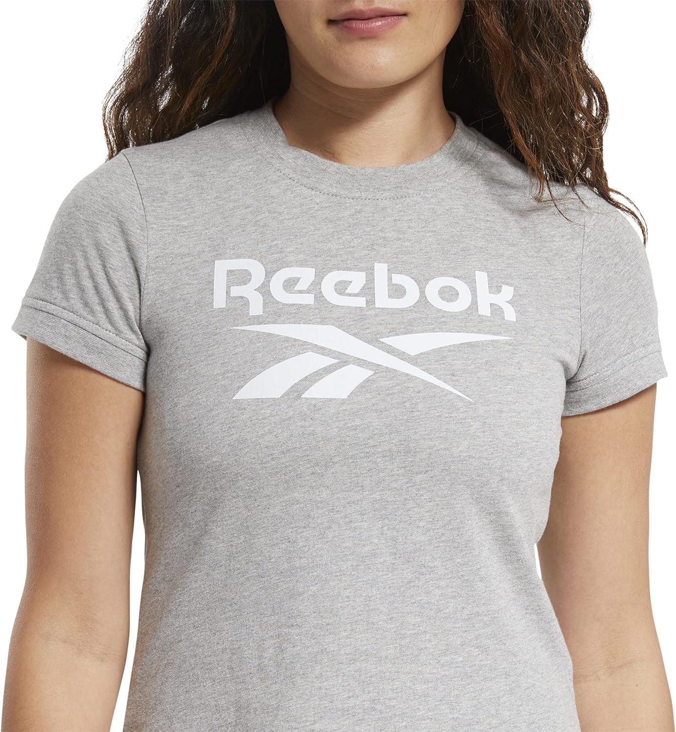 تي شيرت Reebok Training Essentials بشعار منقوش للنساء (أكمام قصيرة) 