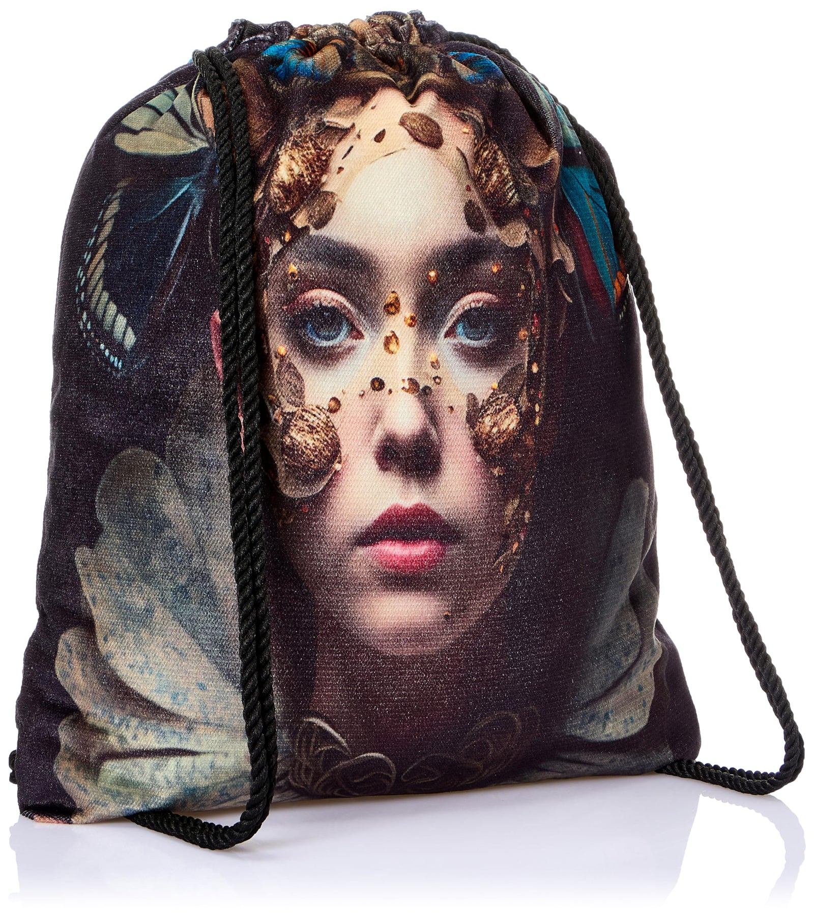 حقيبة TAT بسحب للحبال للأطفال هي حقيبة خفيفة وسهلة الاستخدام مصممة خصيصاً للأطفال. يتيح نظام الإغلاق بالسحب (drawstring) فتحها وإغلاقها بسرعة وبشكل مستقل