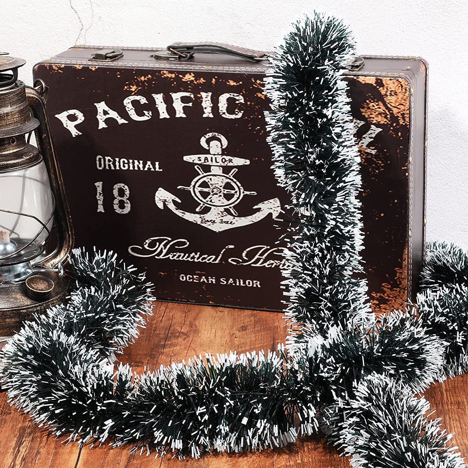 Generic Christmas Tree Decorations Made Of Shiny Twine (2 pieces)