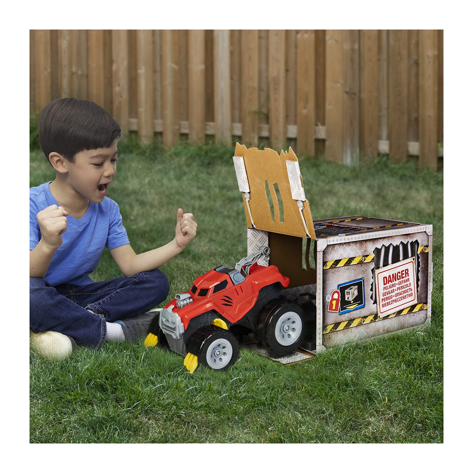 Spin Master The Animal - Interactive Unboxing Toy Truck with Retractable Claws, Lights, and Sounds for Kids Aged 4 and Up