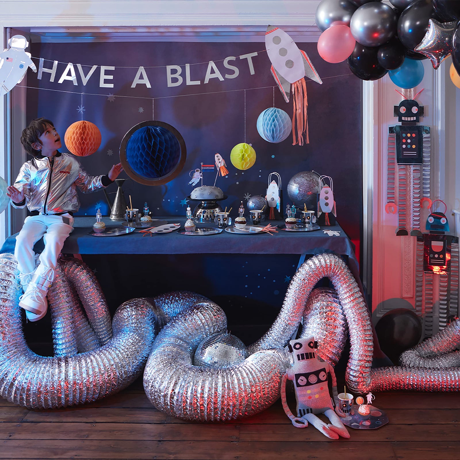 أكواب ورقية من ميري ميري بتصميم الروبوت