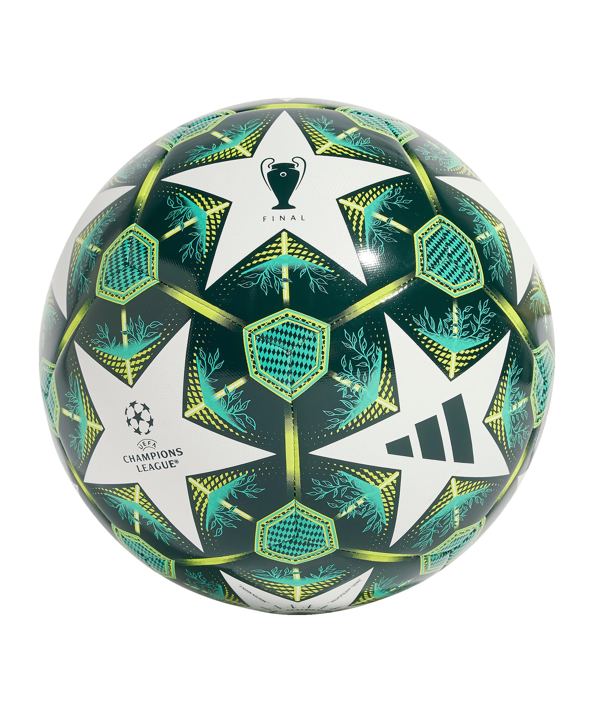  كرة القدم من adidas مصممة للتدريب والمباريات. 