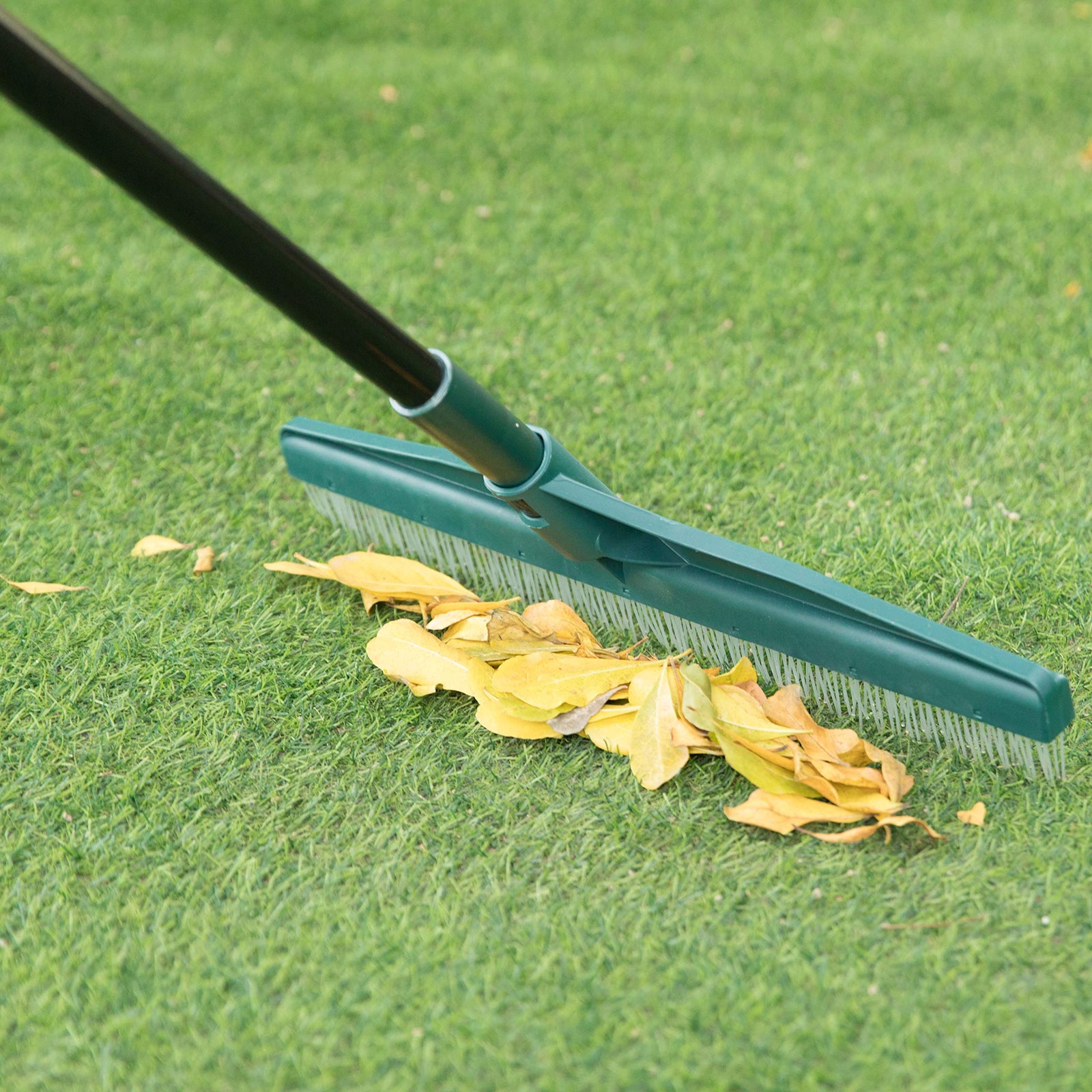 Gardenised Artificial Turf Rake with Extendable Telescopic Handle