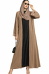 عباية من Styleville.in  مع حجاب للنساء تجمع بين الاحتشام والأناقة العصرية. مصنوعة من قماش ناعم وخفيف