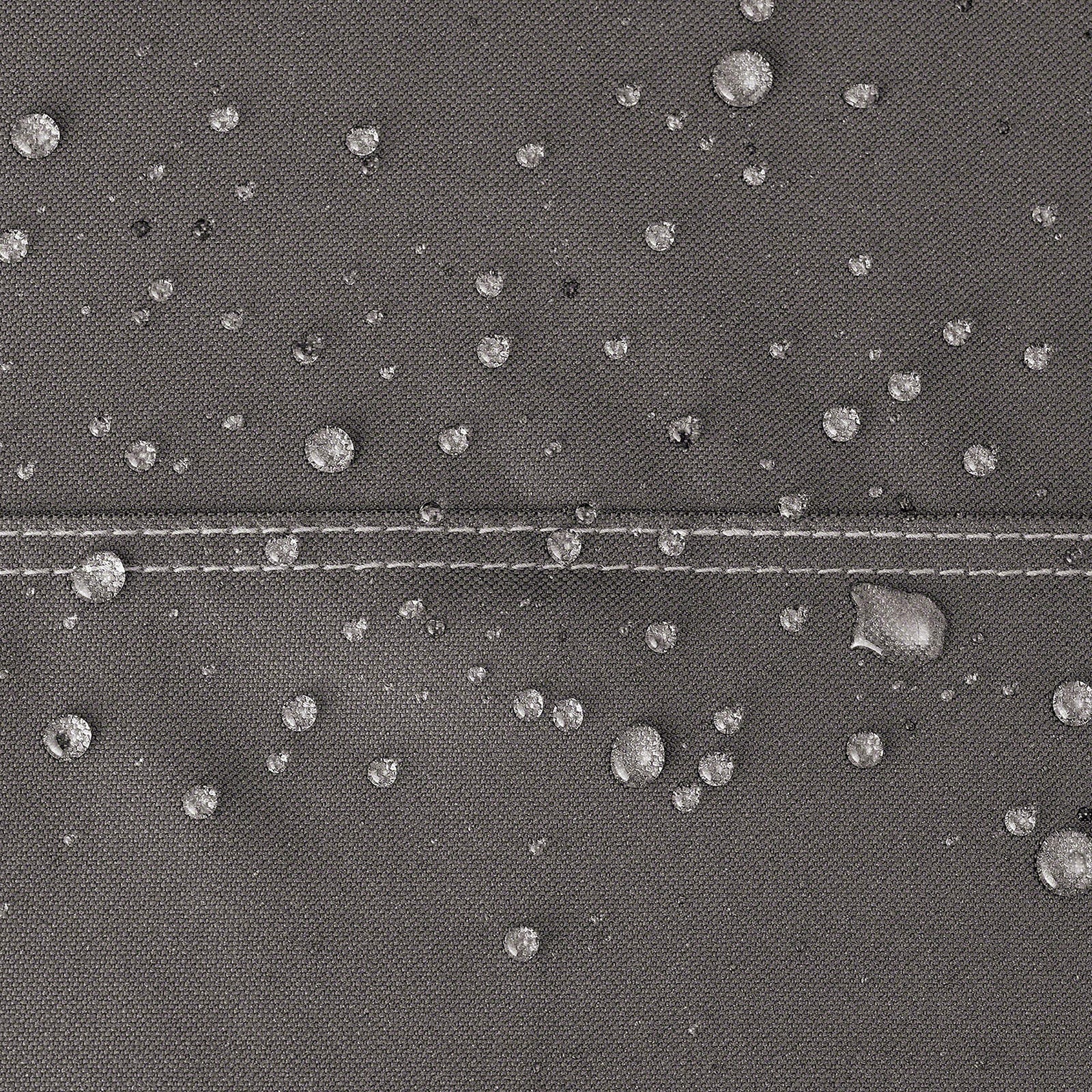  غطاء لموقد النار المربع 40 × 40 بوصة باللون البيج الرملي الأنيق. تم تصميم هذا الغطاء بجودة عالية لتحمل الظروف الجوية المختلفة، فهو مصنوع من قماش بوليستر متين مزوّد بطبقة مقاومة للماء لحماية موقد النار من المطر