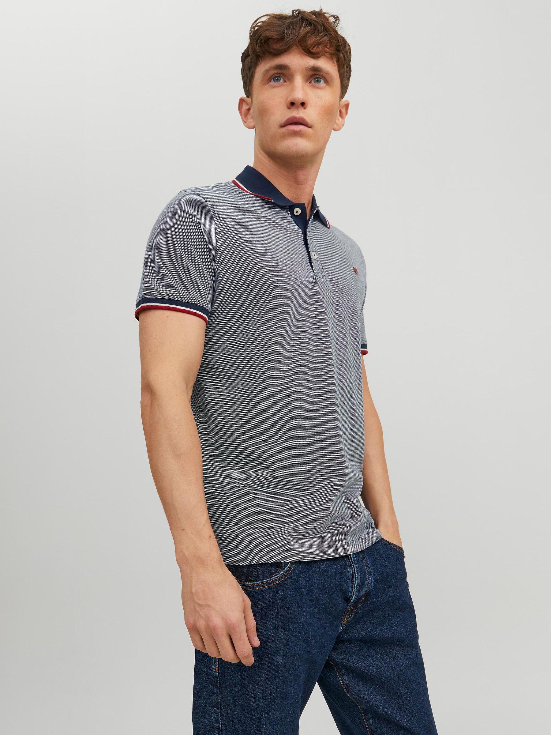 تيشيرت بولو Slim Fit – تصميم أنيق ومقاس مثالي