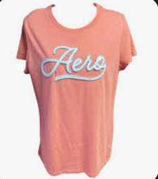 تيشيرت نسائي Aeropostale بأكمام قصيرة وتصميم بطباعة متباينة