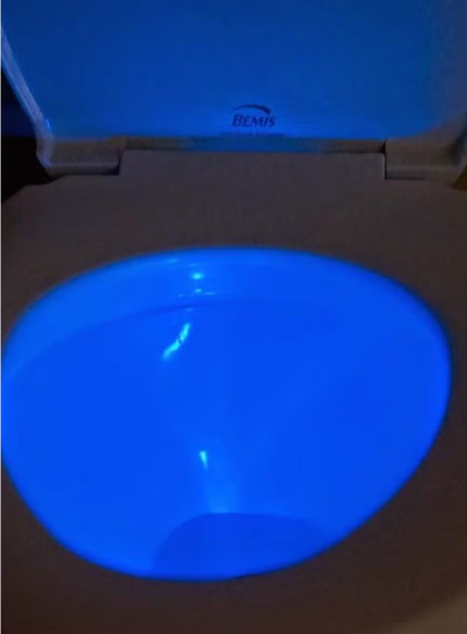 مصباح LED ليلي للمرحاض باستشعار للحركة أبيض 9x10سم