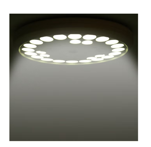 عمود علم متعدد الألوان يعمل بالطاقة الشمسية مع 26 مصباح LED - 23.5 × 5.3 × 0.45 سم