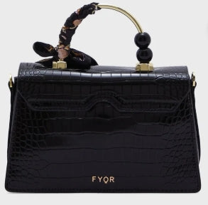  حقائب FYOR الكروس بودي للنساء. تجمع هذه الحقائب بين التصميم العصري والوظائف العملية، حيث تتميز بخفة الوزن وحجم مناسب، مع أحزمة قابلة للتعديل مثالية للاستخدام اليومي، السفر، أو الخروجات