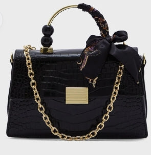  حقائب FYOR الكروس بودي للنساء. تجمع هذه الحقائب بين التصميم العصري والوظائف العملية، حيث تتميز بخفة الوزن وحجم مناسب، مع أحزمة قابلة للتعديل مثالية للاستخدام اليومي، السفر، أو الخروجات