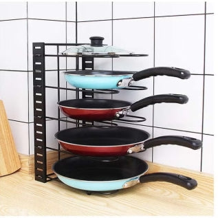 رف تنظيم الأواني ٥ طوابق من جنريك مصمم لتنظيم أدوات المطبخ بطريقة عملية ومرتبة. يمكن استخدامه لحمل القدور والمقالي والأغطية وأدوات الخَبز، كما يساعد على استغلال المساحات في الخزائن