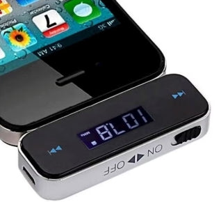 جهاز إرسال بلوتوث للراديو في السيارة من جنريك يتيح لك تشغيل الموسيقى وإجراء المكالمات دون استخدام اليدين وشحن الأجهزة أثناء القيادة.