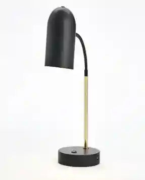 أضيفي لمسة فاخرة لمنزلك مع مصباح الطاولة الديكوري من سويتش TL000005 المصنوع من خامات عالية الجودة وبألوان الأسود والذهبي الأنيقة. يتميز بتصميم فريد يمنحه طابعًا عصريًا فاخراً