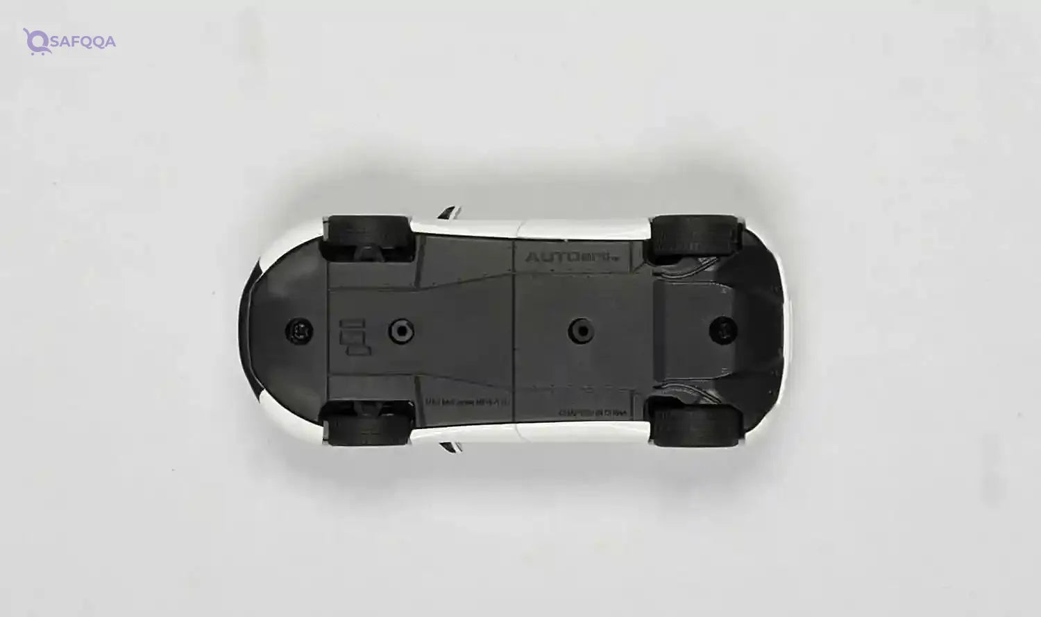 Bburago - 56009 - Miniature Vehicle 2011 - Scale 1:43- Damage Box - Safqqa