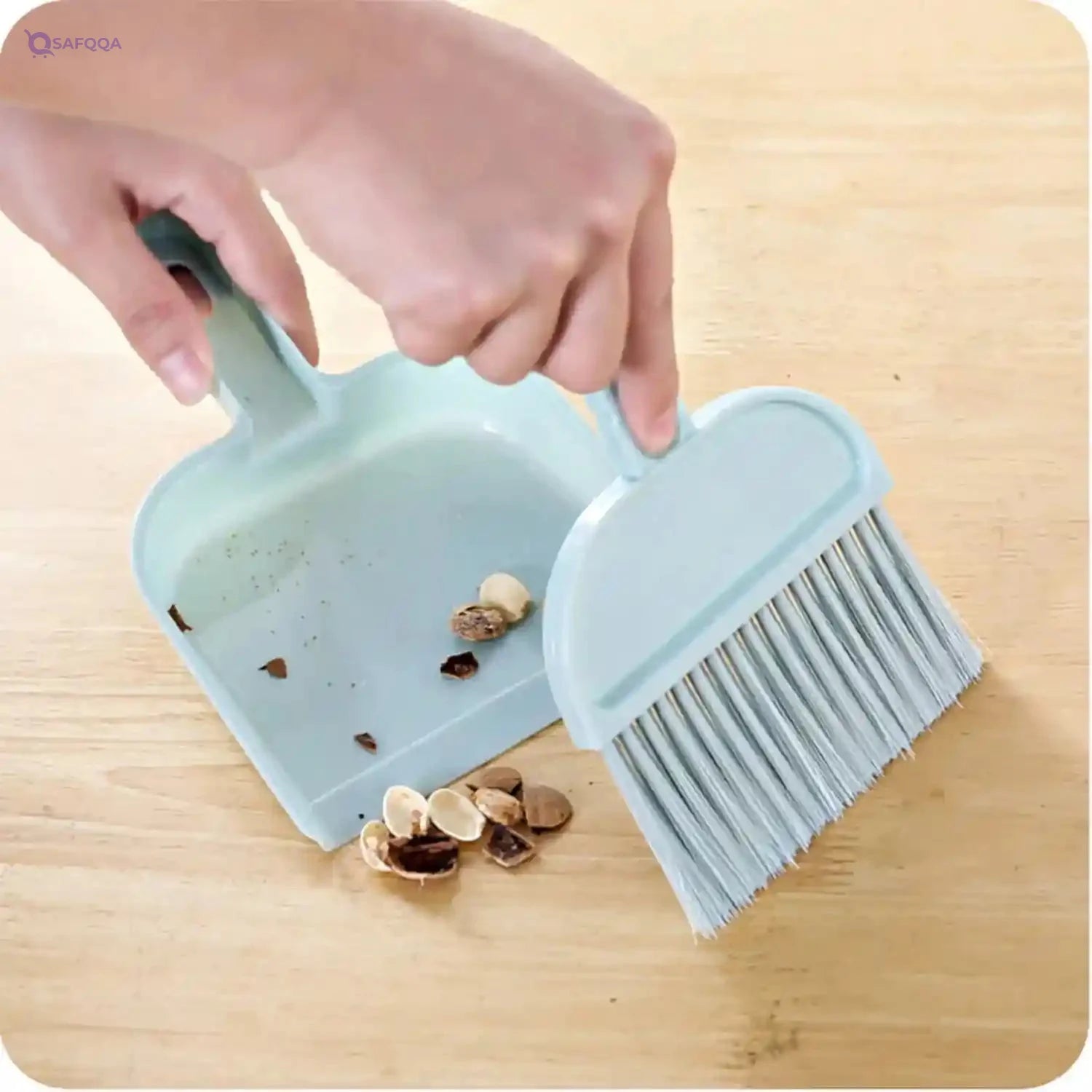 Rypet Cage Cleaner for Guinea Pigs, Hamsters, Chinchillas, Rabbits, Reptiles, Hedgehogs and Other Small Animals - Mini Dustpan and Brush Set Cleaning Tool for Animal Waste (1 Pack) - Safqqa Egypt