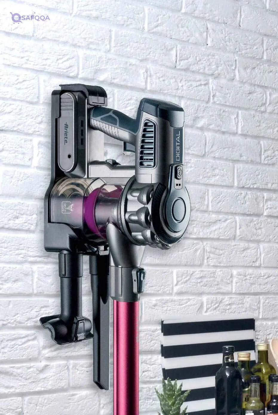 Ariete 2758 Red Vertical Vacuum Cleaner 200W, 1L – Powerful & Compact with Minor Scratches - Safqqa