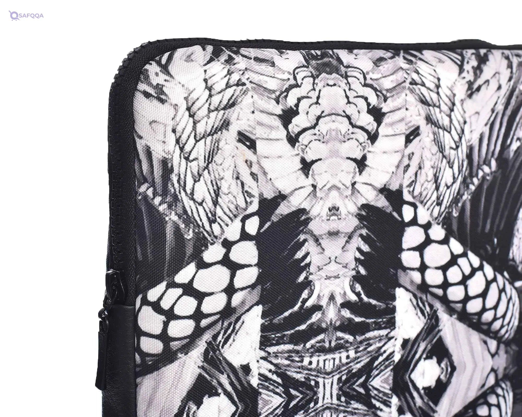 Dragon Fabric Pocket Sleeve With Modern Design And Zipper Pocket For Laptop And Tablets 15.6 Inch - Multi Color - Safqqa Egypt