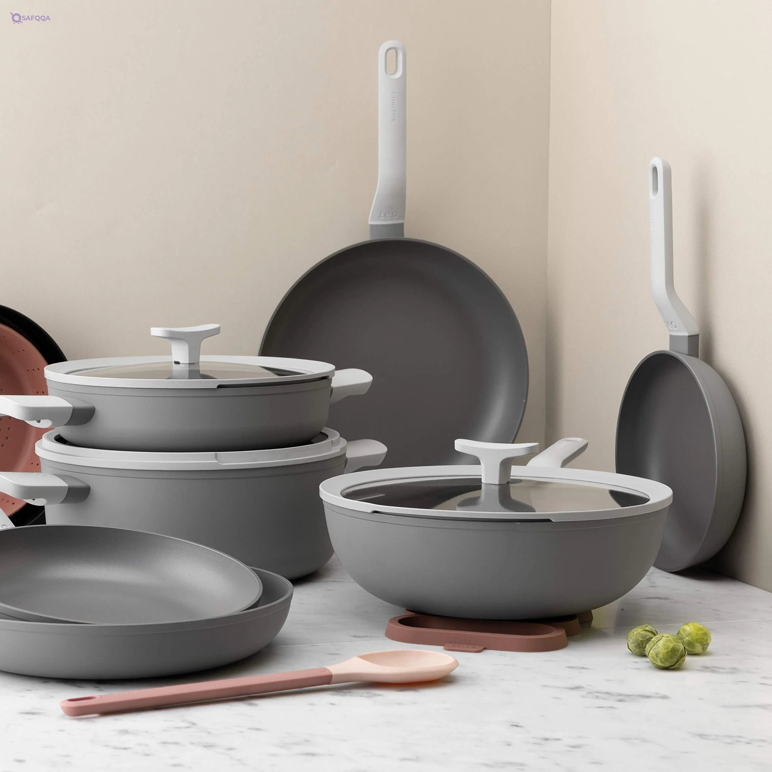 Berghoff  Frying pan ,28 cm, The pan has some light scratches. - Safqqa
