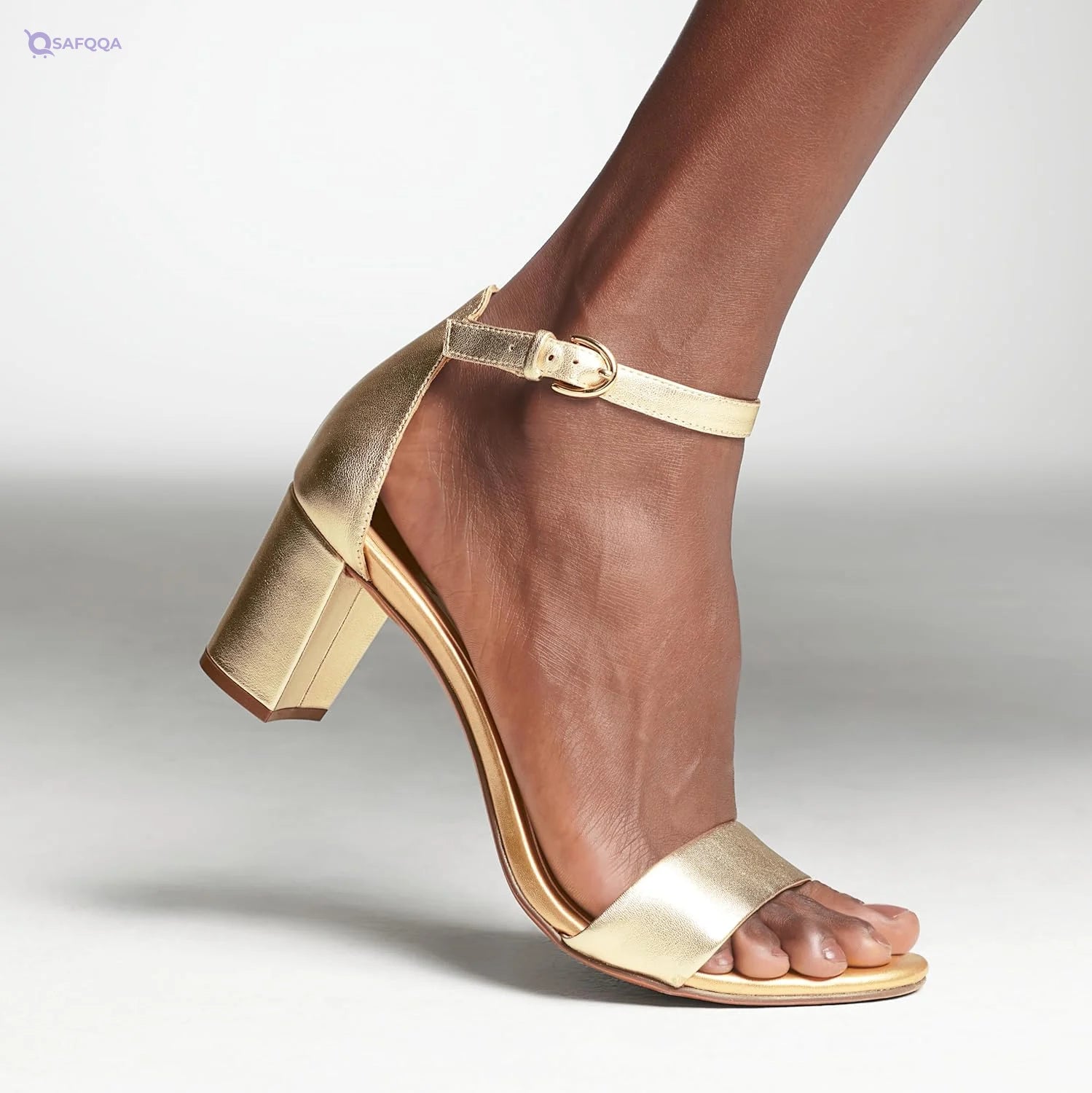 Naturalizer Sandal For Women Supportive and cushioned footbed - Safqqa