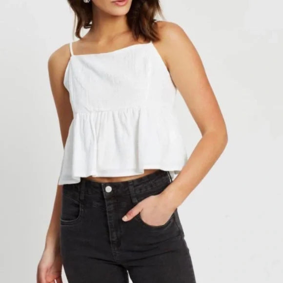 بلوزة نسائية بدون أكمام من Generic تعتبر قطعة عملية ومريحة للاستخدام اليومي. مصنوعة من قماش ناعم وقابل للتنفس لضمان راحة طوال اليوم 