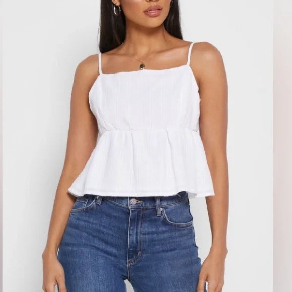 بلوزة نسائية بدون أكمام من Generic تعتبر قطعة عملية ومريحة للاستخدام اليومي. مصنوعة من قماش ناعم وقابل للتنفس لضمان راحة طوال اليوم 