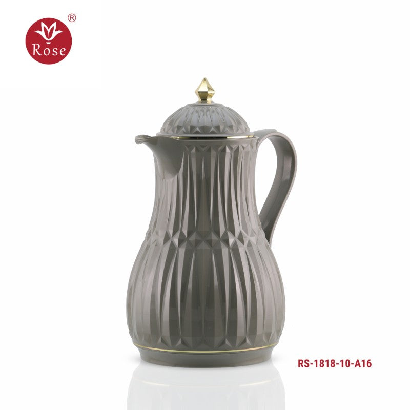 ترمس روز للمطبخ – موديل RS-1818-10-A16 (لون رمادي فاتح) يتميز بتصميم أنيق وأداء عملي، مما يجعله مثاليًا للاستخدام في المنزل أو المكتب. يحتوي على عازل داخلي عالي الجودة يحافظ على حرارة أو برودة المشروبات لفترات طويلة 