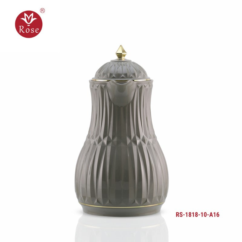 ترمس روز للمطبخ – موديل RS-1818-10-A16 (لون رمادي فاتح) يتميز بتصميم أنيق وأداء عملي، مما يجعله مثاليًا للاستخدام في المنزل أو المكتب. يحتوي على عازل داخلي عالي الجودة يحافظ على حرارة أو برودة المشروبات لفترات طويلة 