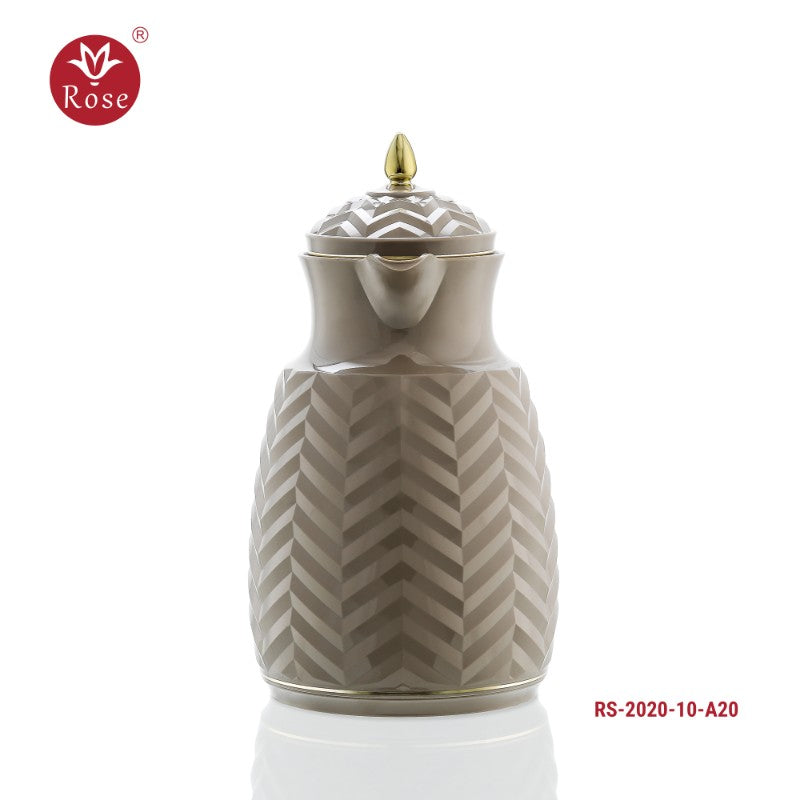 ترموس روز للمطبخ – الموديل: RS-2020-10-A20 (بلون لاتيه) يتميز بتصميم أنيق وعصري مع أداء عالي في الحفاظ على حرارة أو برودة المشروبات لفترات طويلة. مصنوع من مواد عالية الجودة تضمن المتانة وعزلًا حراريًا ممتازًا للاستخدام اليومي