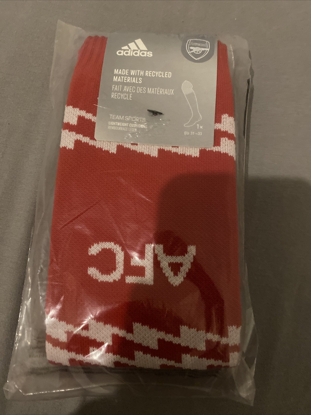 جوارب كرة قدم أرسنال من أديداس للرجال والنساء – لون أحمر رياضي